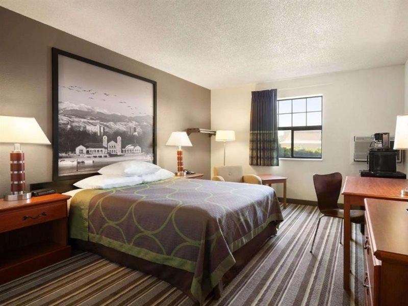 Super 8 By Wyndham Colorado Springs/Afa Area Hotel Exterior photo