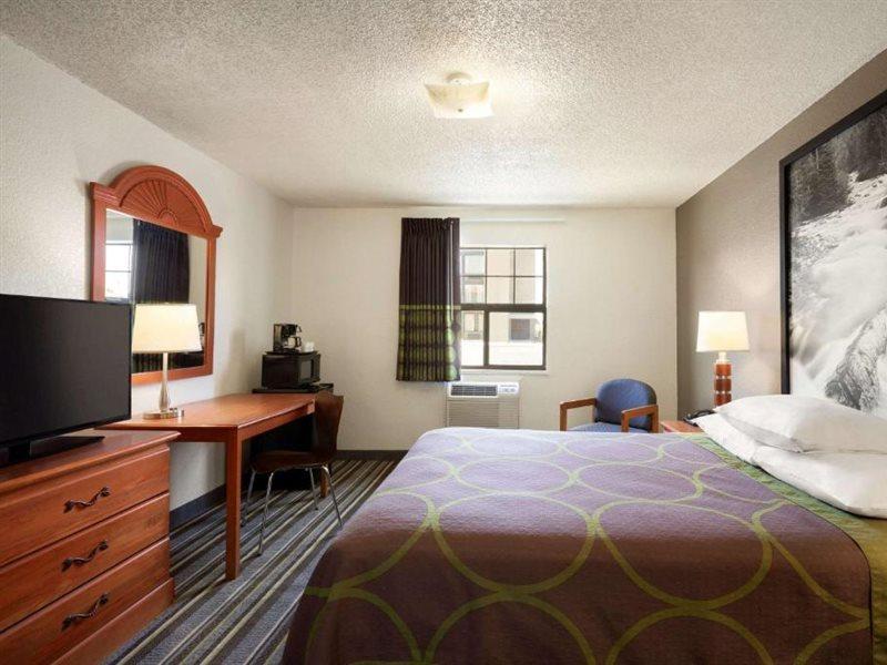 Super 8 By Wyndham Colorado Springs/Afa Area Hotel Exterior photo