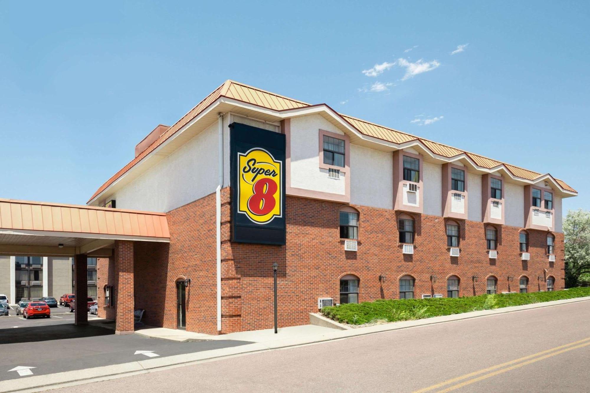 Super 8 By Wyndham Colorado Springs/Afa Area Hotel Exterior photo