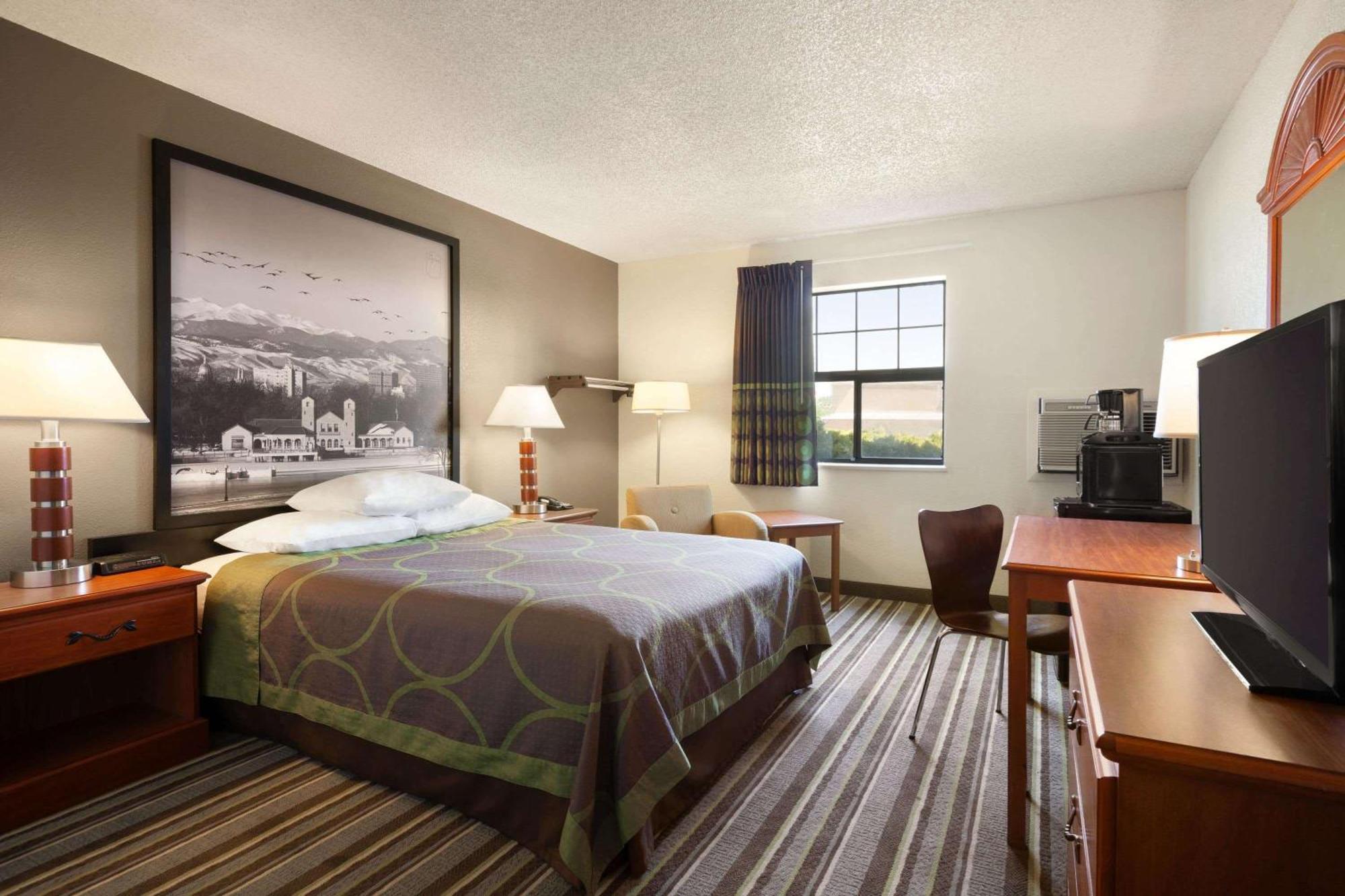 Super 8 By Wyndham Colorado Springs/Afa Area Hotel Exterior photo