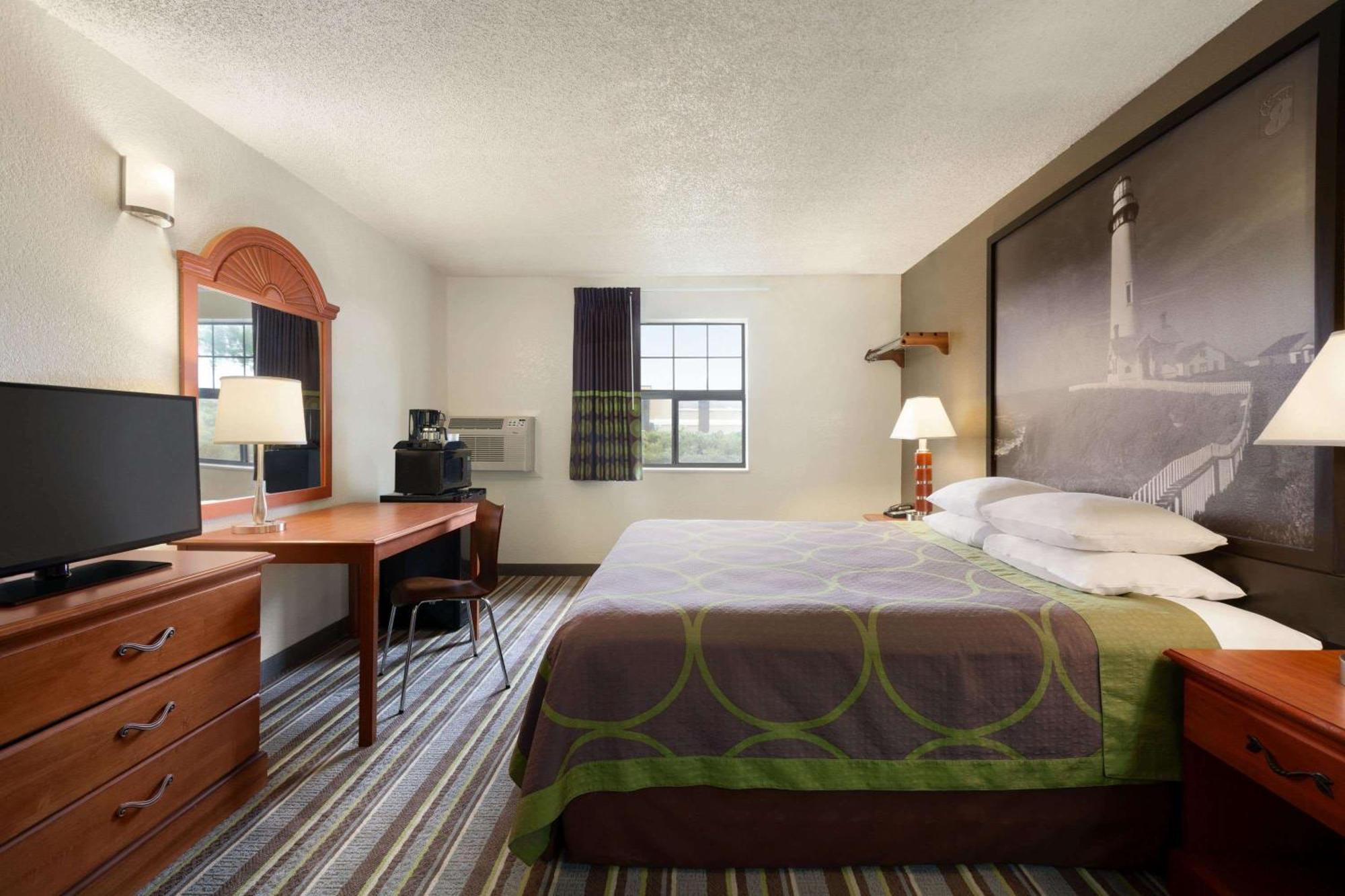 Super 8 By Wyndham Colorado Springs/Afa Area Hotel Exterior photo