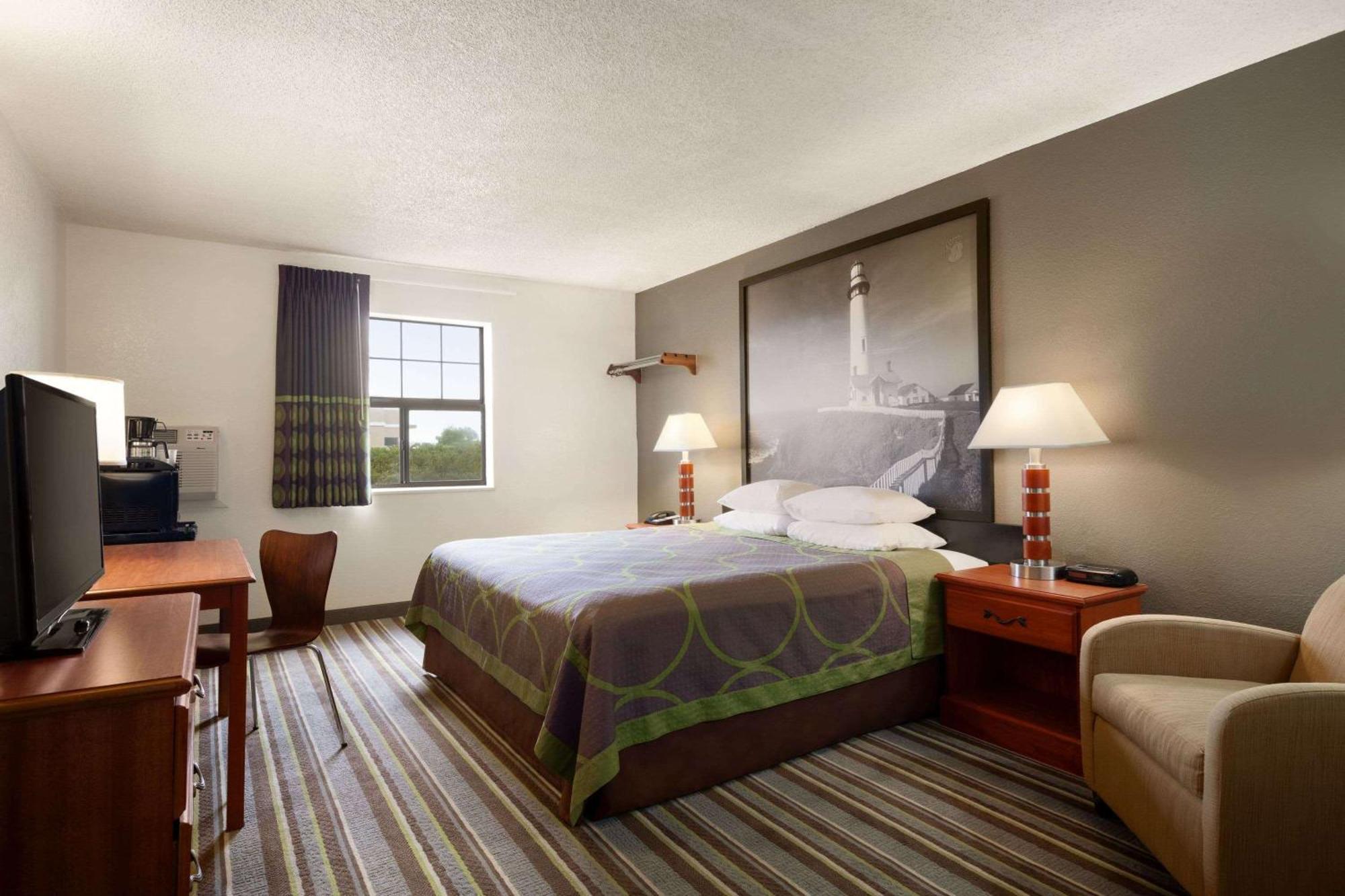 Super 8 By Wyndham Colorado Springs/Afa Area Hotel Exterior photo